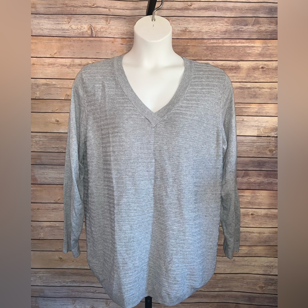 Hilary Radley V-Neck Top - Size 2X